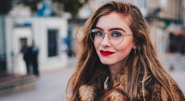 photo of woman wearing faux fur 640×350 1.jpg