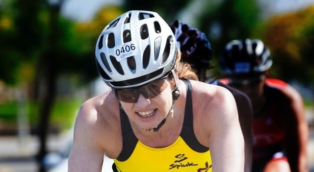 woman cycling 6401.jpg